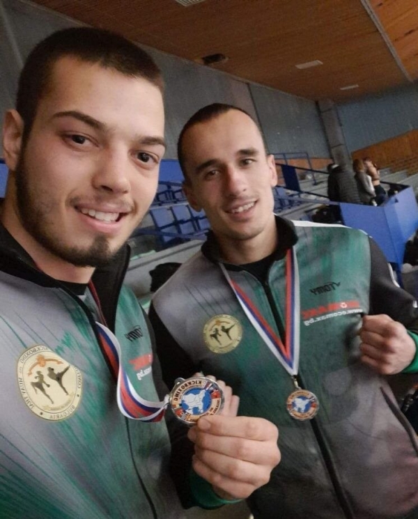 Двама козлодуйски кикбоксьори станаха балкански шампиони