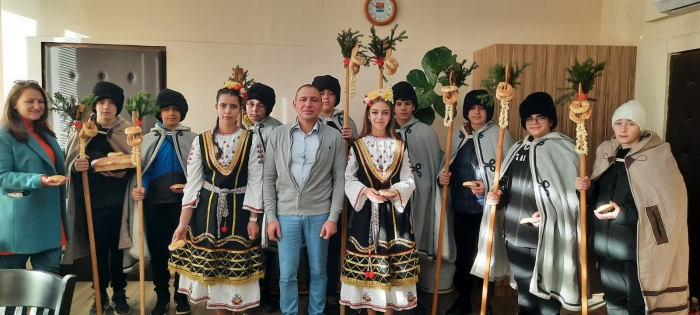 Коледари наричаха за здраве в Община Берковица