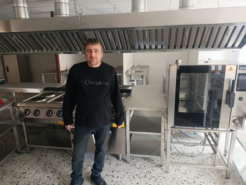 Кухня с оборудване за над 400 порции храна направиха в училището в Габаре