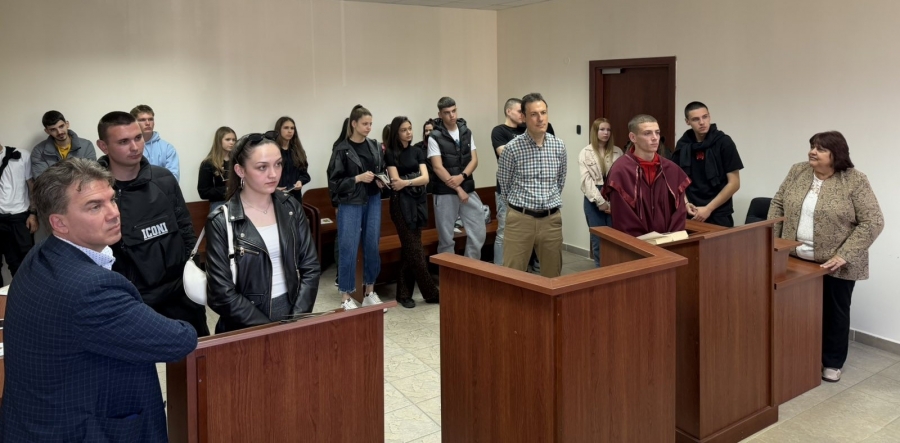 Магистрати посрещнаха ученици от Козлодуй в Деня на отворените врати