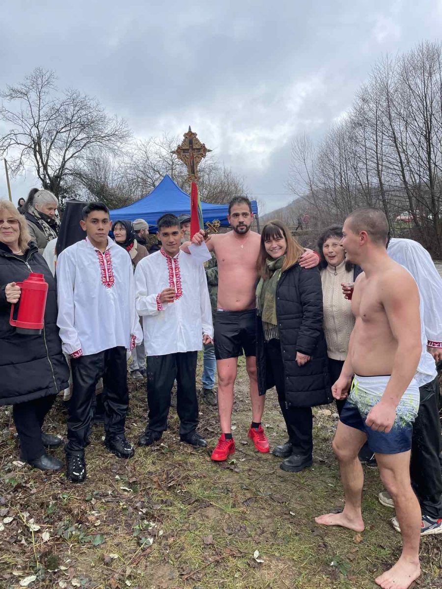 Марио Руменов за втора поредна година спаси кръста в Георги Дамяново