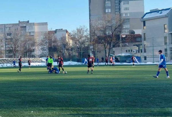 Локо Мездра стартира контроли с победа над Левски
