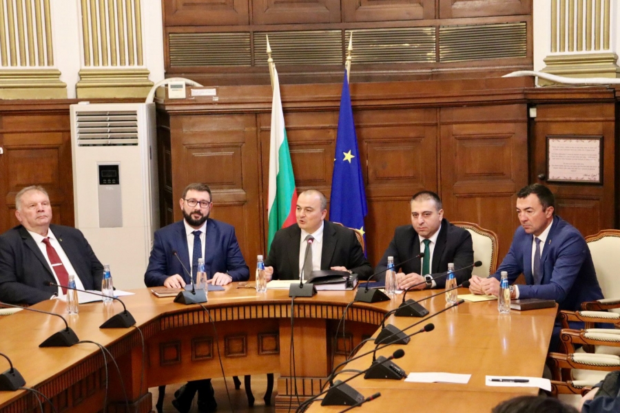 Министър Абровски представи екипа си, приоритетите и актуалното състояние на сектор „Земеделие“