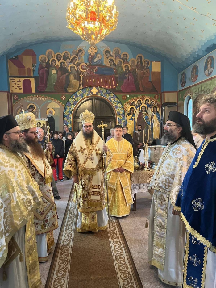 Митрополит благослови миряните на Архангеловден