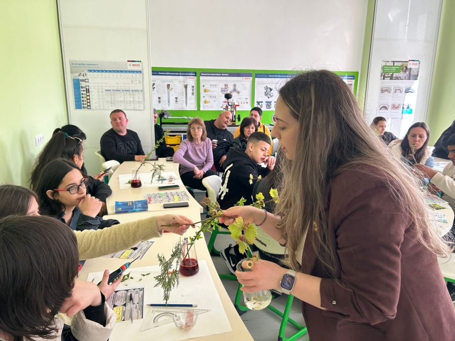 Млад учен гостува с експериментален урок за Седмицата на гората в ПГТ Владимирово