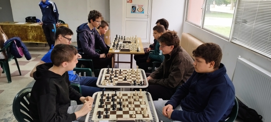 Младежкият дом в Монтана организира турнир по шах