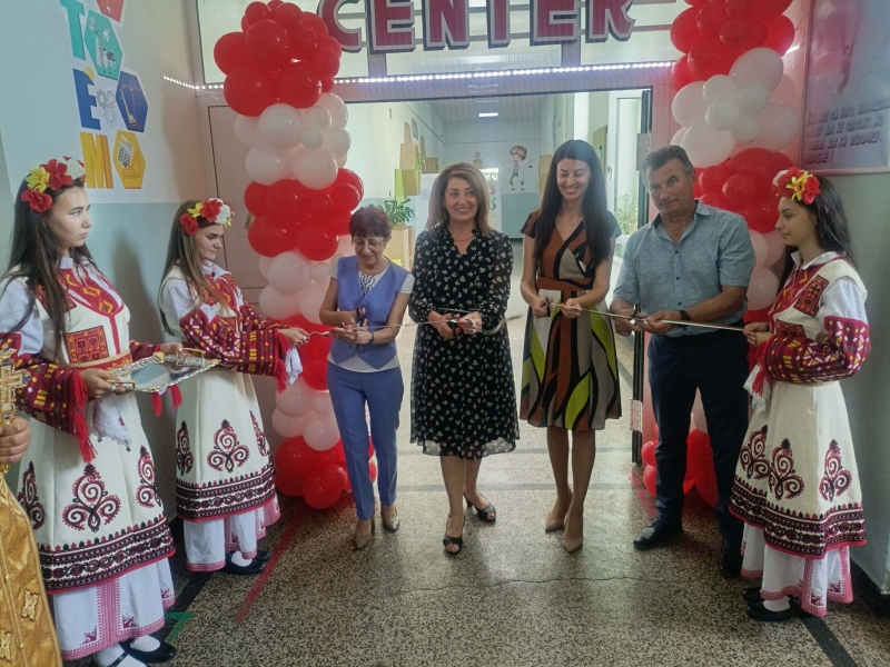 Модерни учебни зали откриха в белослатинско училище