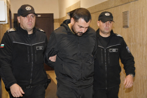 Мъж е обвинен в побой и закани за убийство