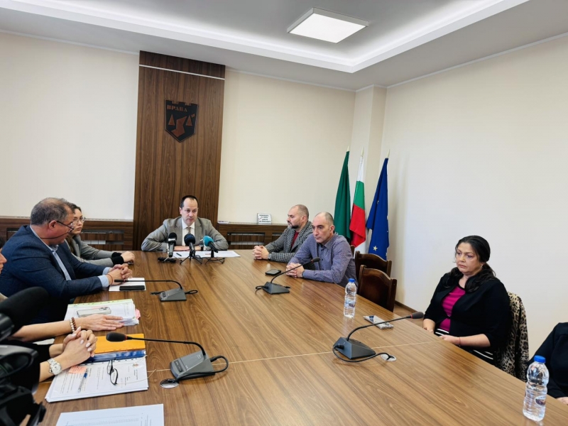 Няма наложен запор на врачанската болница, лекарите ще получат заплатите си