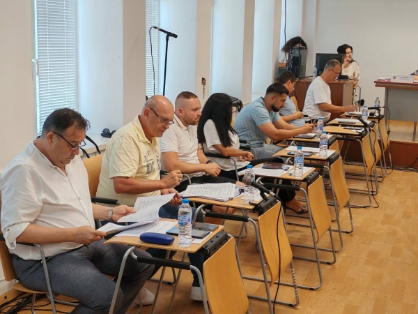 Общинският съвет в Мездра поиска нова конферентна система