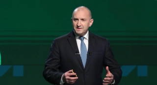 Румен Радев: Христос воскресе! Споделяме обща надежда за мир и просперитет