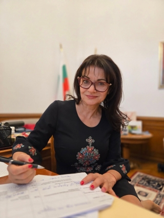 Росица Кирова: Магистралата от Бела до Ружинци ще е готова през юни догодина