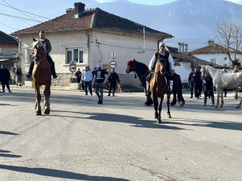 С конни надбягвания отбелязаха Тодоровден във Враца и населените места