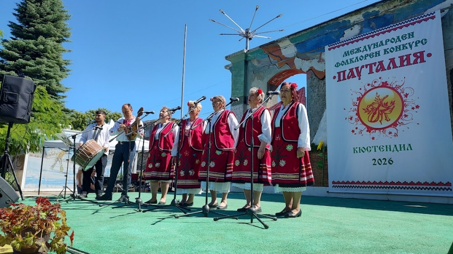 Фолклорната певческа група към НЧ „Изгрев-1927“ - с. Студено буче