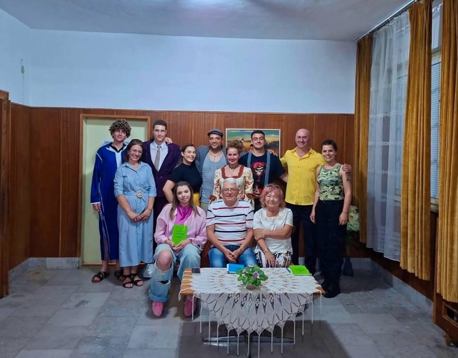 Театрали от Вършец се окичиха с отличия на национален фестивал