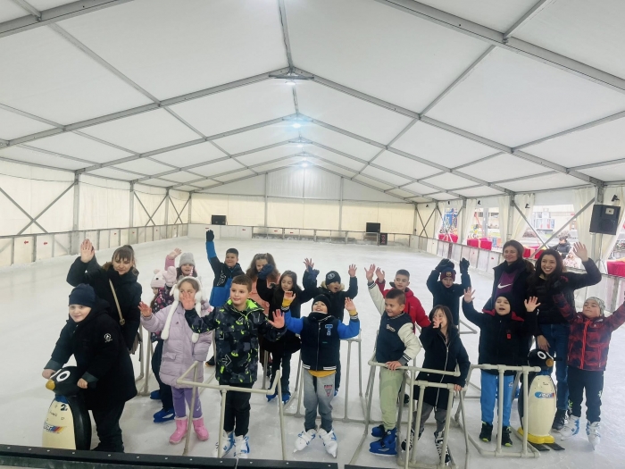 Ученици ще имат физическо на ледената пързалка във Враца