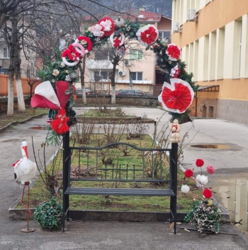 Училище грейна в мартенска премяна