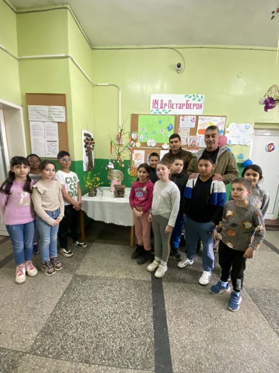 Горски от Оряхово запознаха ученици с професията на лесовъда