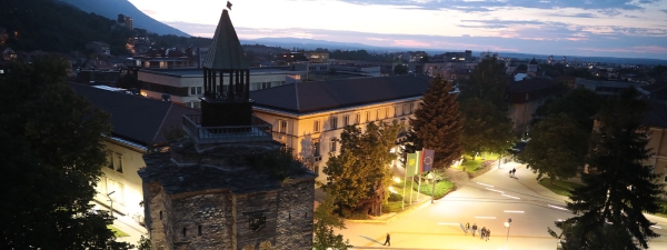 Емблематична сграда в центъра на Враца тъне в мрак