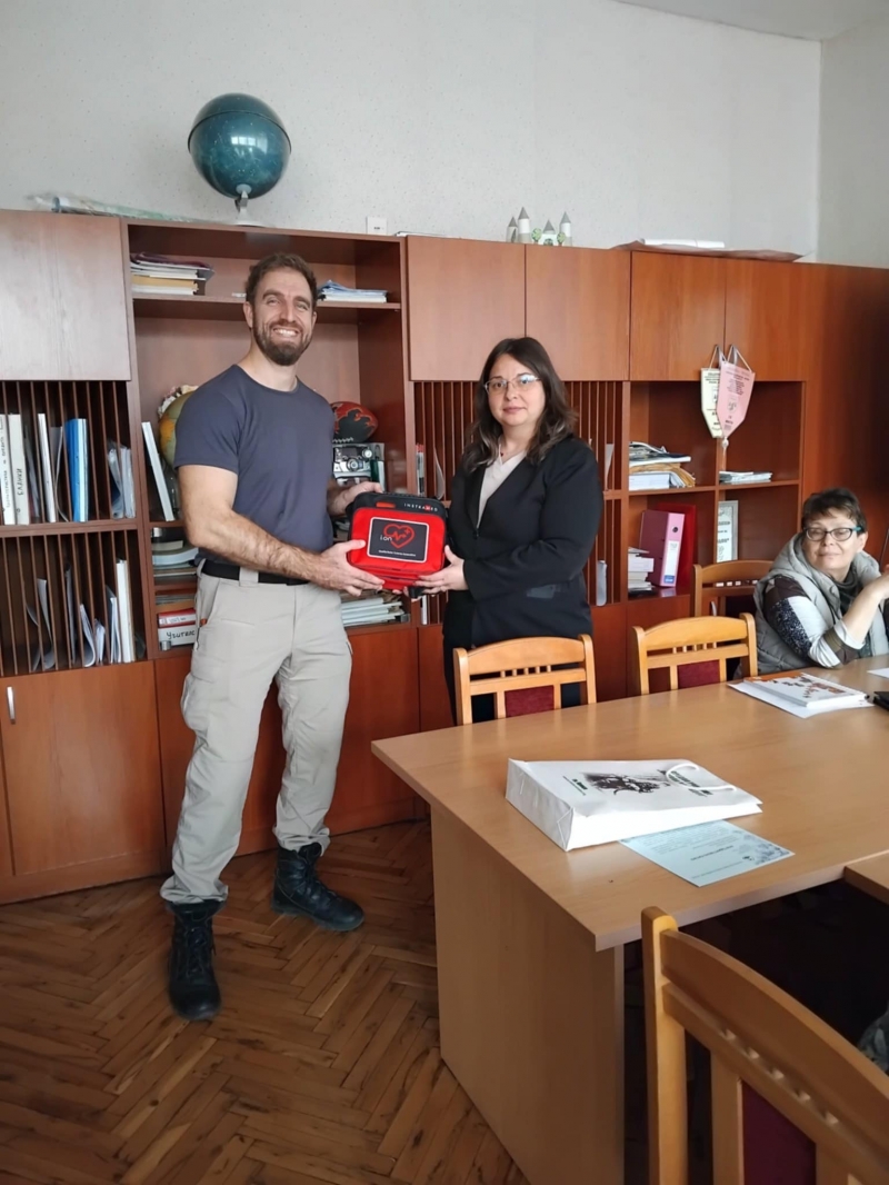 СУ Никола Войводов e първото училище във Враца с автоматичен дефибрилатор