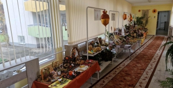 Уникална изложба „Златна есен“ подредиха деца и родители