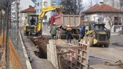 Спешно ремонтират улици след гаф от Водния цикъл