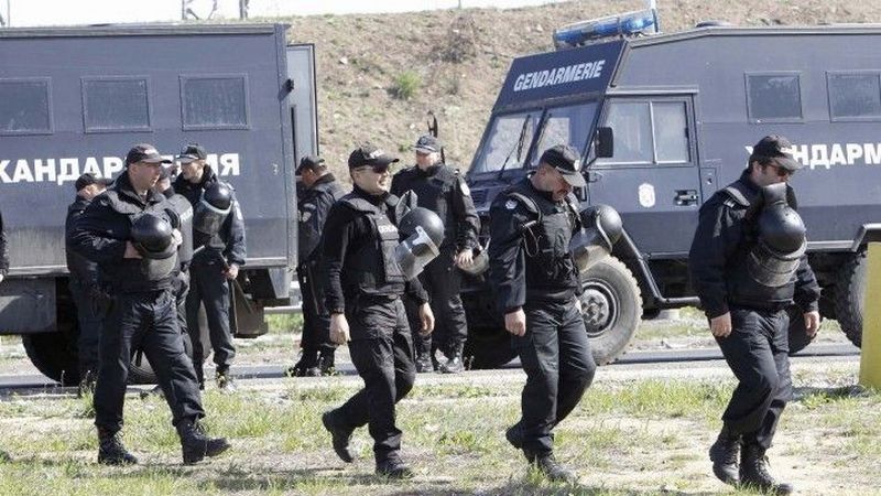 Жандармерия нахлу в Мездра