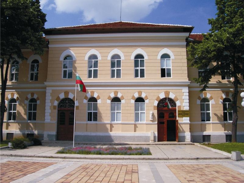 Модернизират сградния фонд на врачански училища