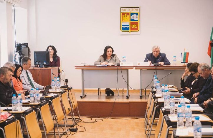 Дофинансират училища в Мездренско