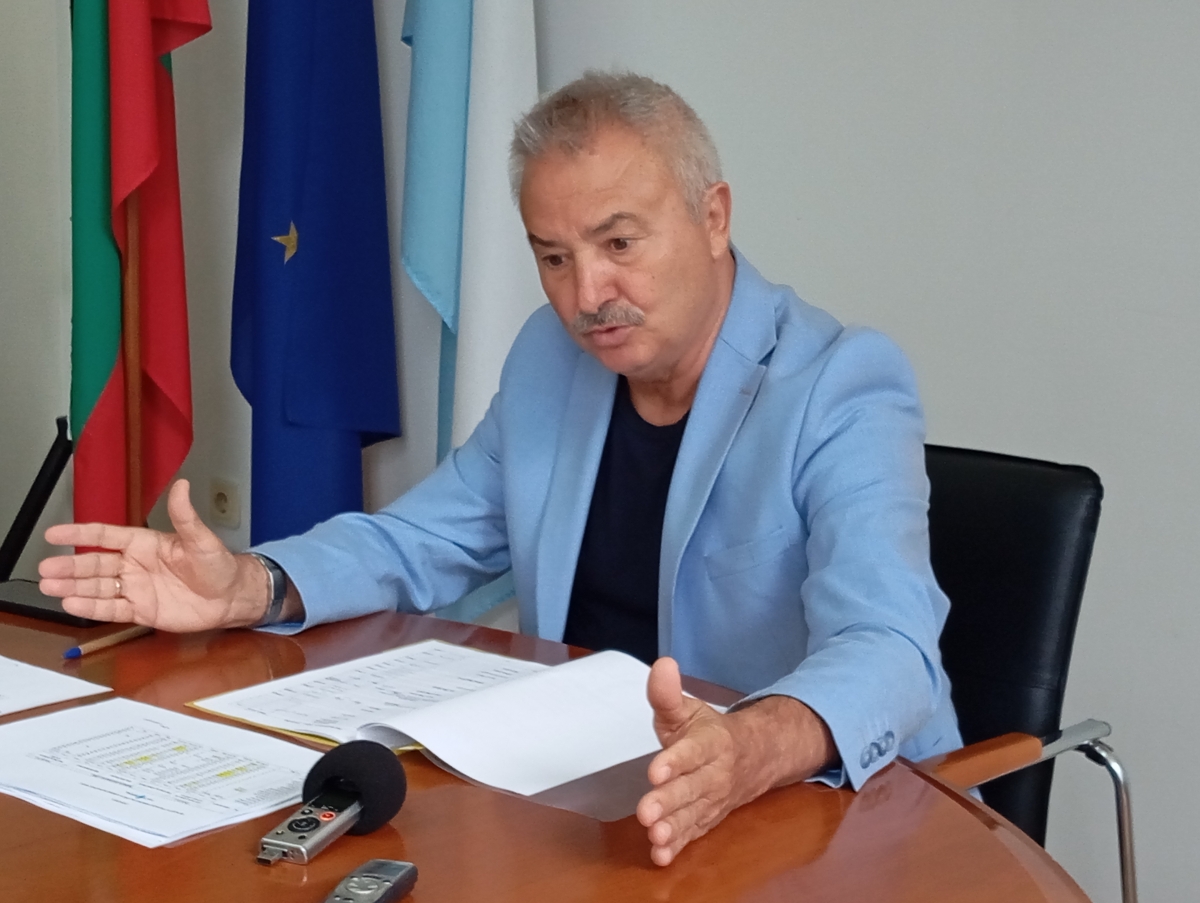 Кмет провери лично свършеното по селата в община Монтана