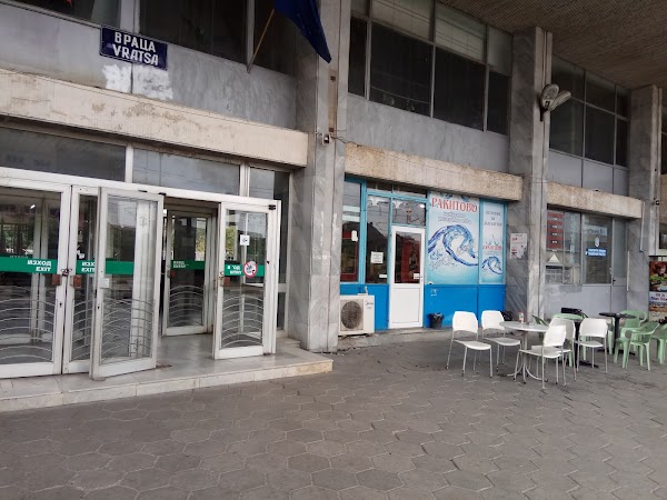Обещаха да отворят тоалетните на жп гарата във Враца