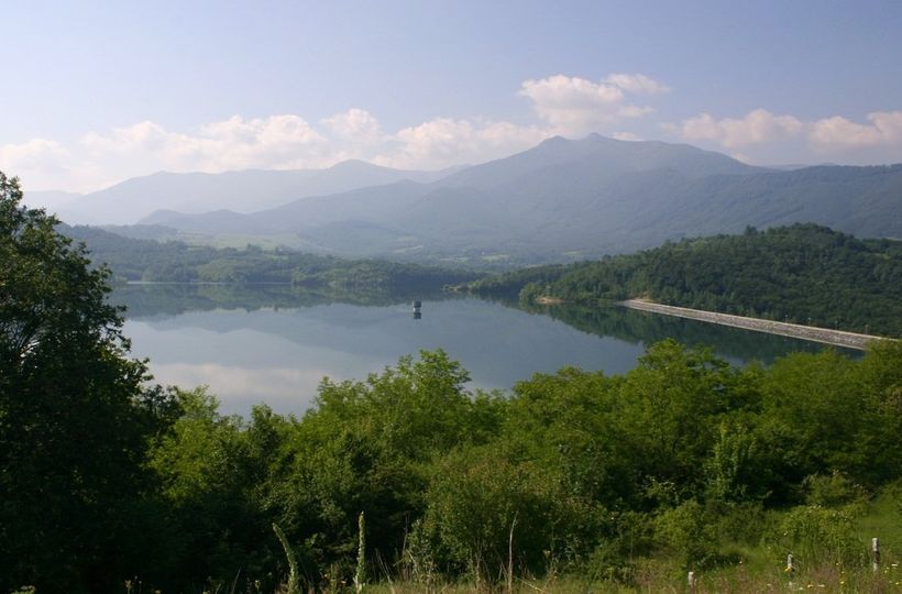Мътна и негодна за пиене вода потече в Мездра