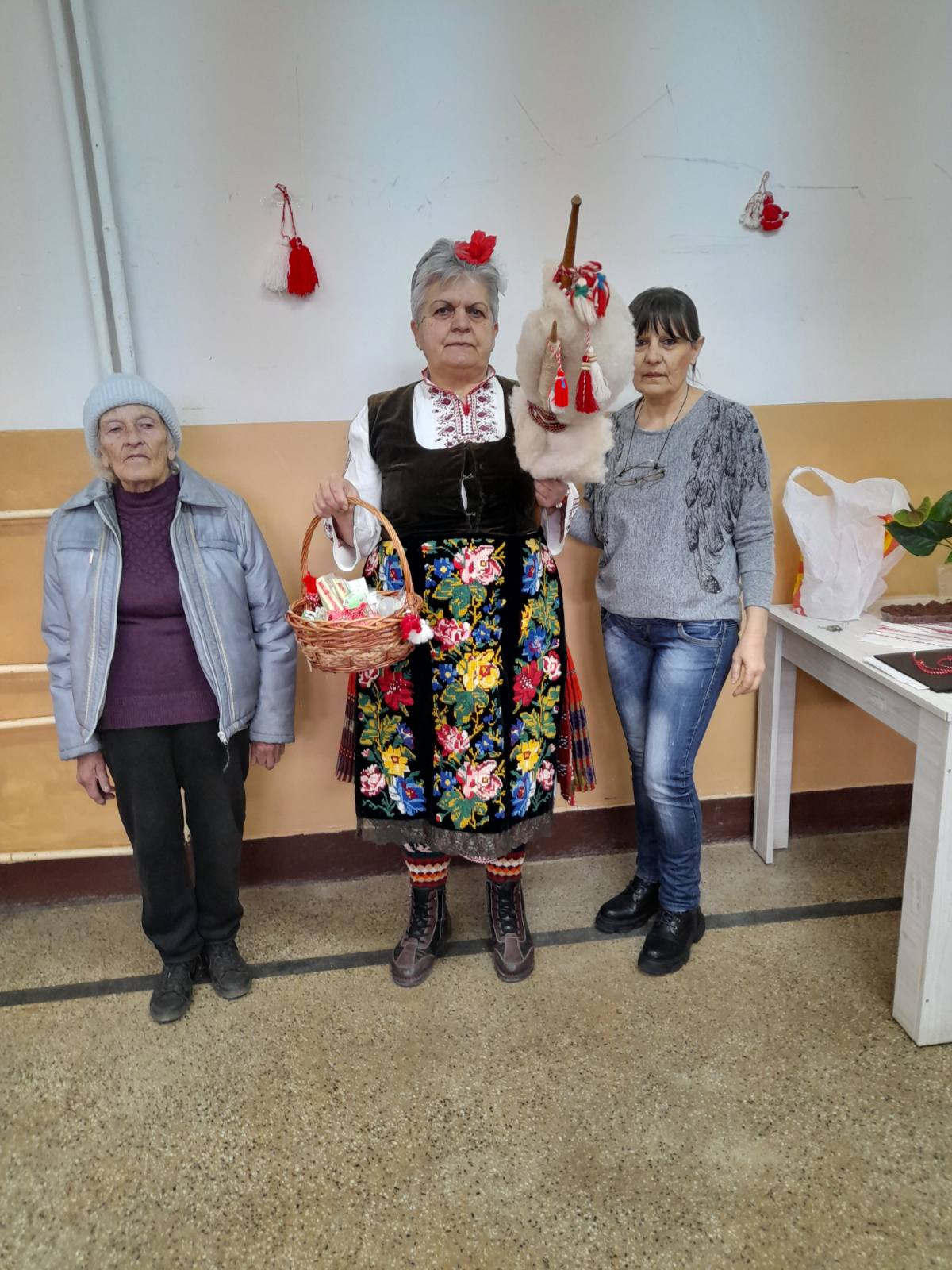 Баба Марта посети Дома за пълнолетни лица с деменция в Салаш