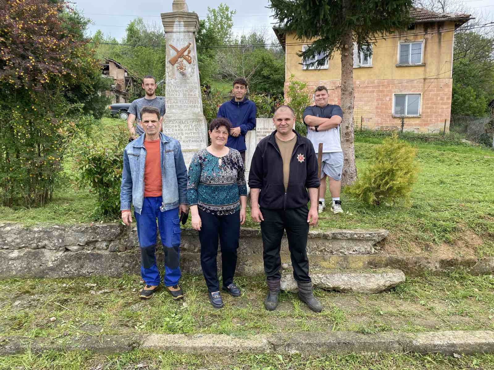 Доброволческа инициатива в чест на героите проведоха в Берковица