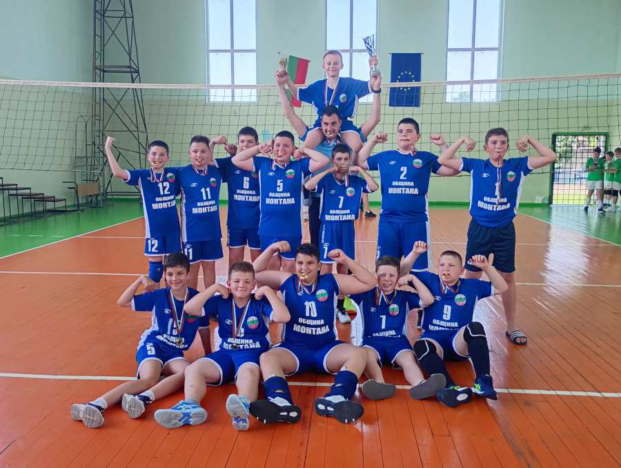 Бронз за млади волейболисти