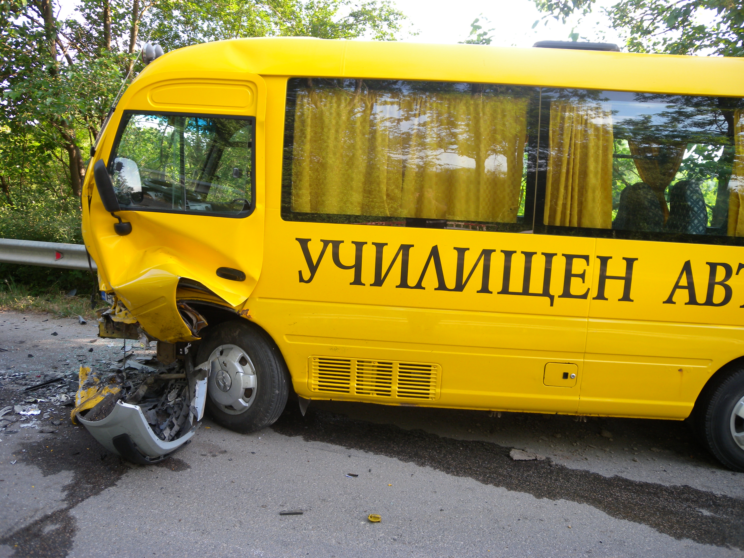 13-годишна пострада при катастрофа с автобус