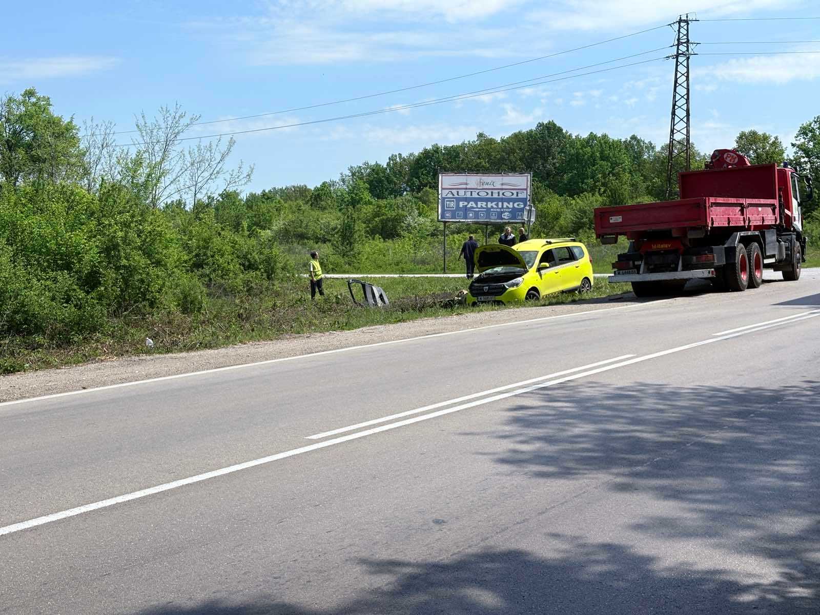 Трима пътници в такси загинаха при тежка катастрофа