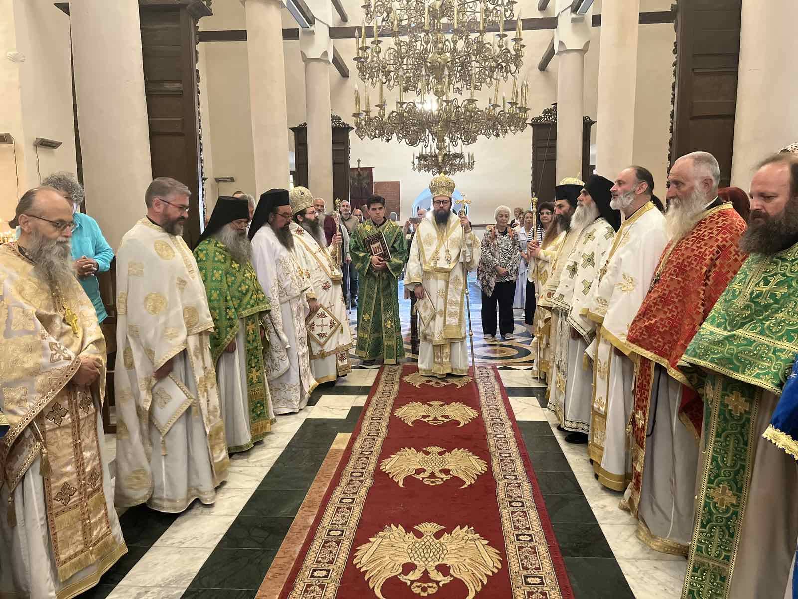 Видинският митрополит оглави празничните богослужения в Лопушанския манастир