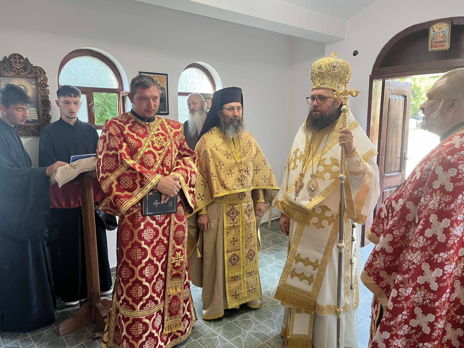 Владика уважи десетгодишнината на храм в кулско село