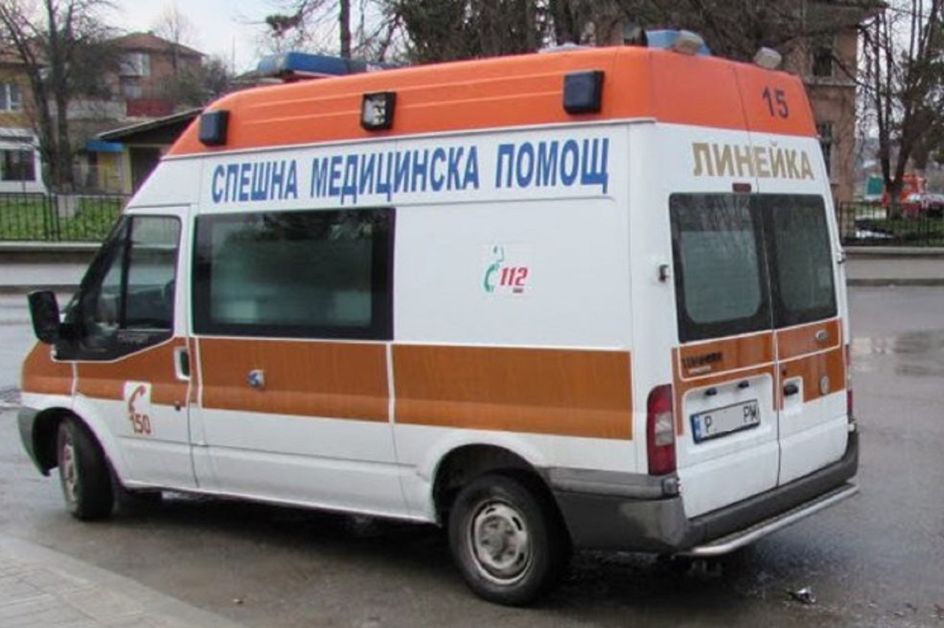 Куриоз! Откраднаха линейка, докато медици оказват помощ