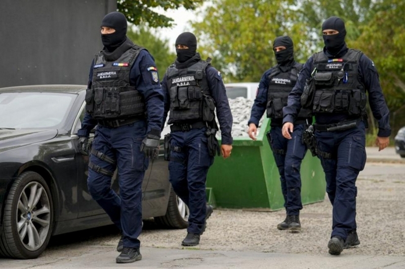 Полиция нахлу в Бяла Слатина