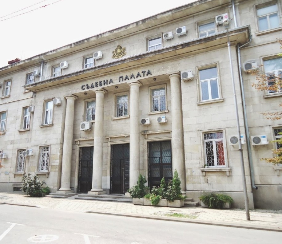 Оставиха в ареста мъж, обвинен в грабеж при условията на опасен рецидив