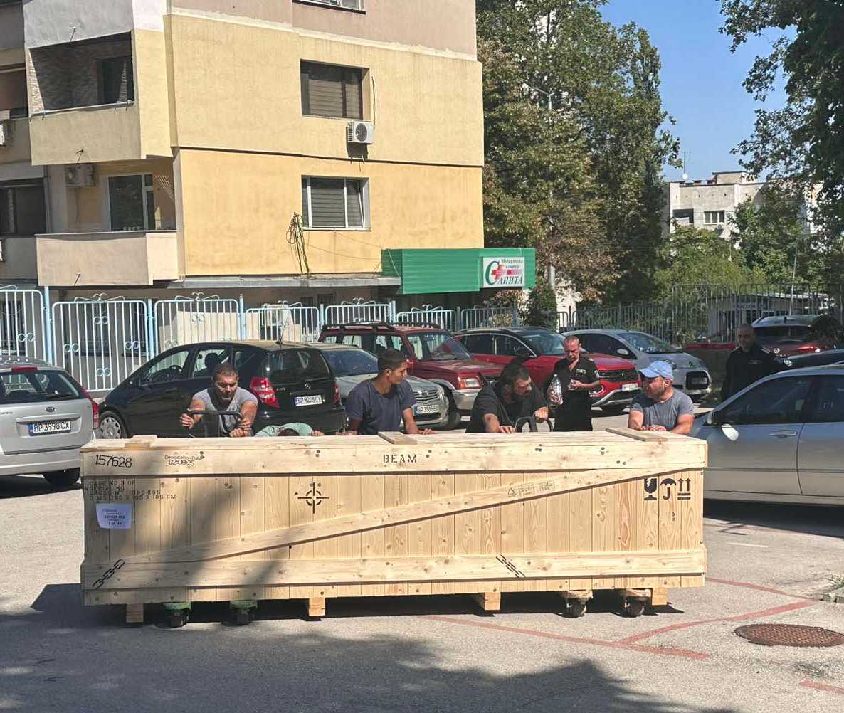Доставиха нов линеен ускорител от последно поколение на КОЦ – Враца