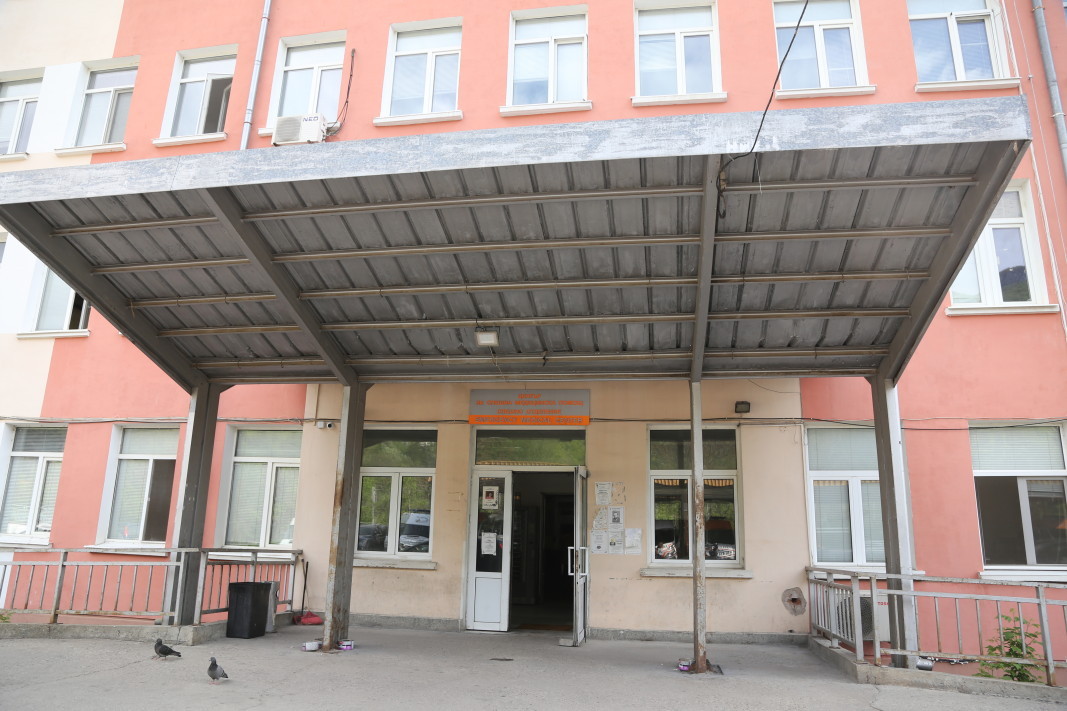 Няма затруднения в осигуряването на спешна помощ в Мездра и Враца